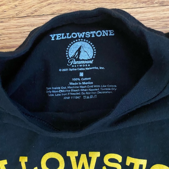 Yellowstone Dutton Ranch Tshirt Adult Medium Black Paramount Network Shirt - Picture 2 of 5